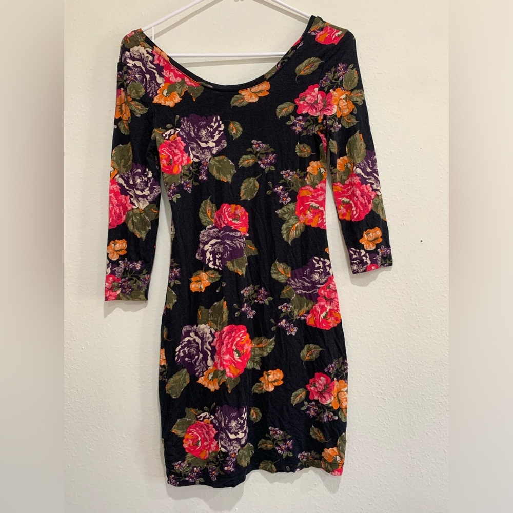 H&M Black Floral Long Sleeve body con Dress size 6 women’s